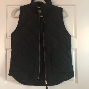 J crew quilted vest size xs!